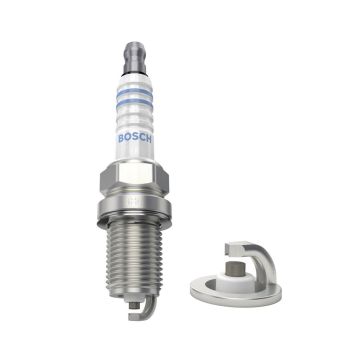 BOSCH Świeca zapłonowa niklowa 0 242 235 666 dla BMW Z3 S52 B32 Audi A4 A6 2.0 ALT Opel Astra F 1.4 1.8 2.0 X 14 XE C 20 Honda Prelude H23A1
