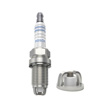 BOSCH Świeca zapłonowa niklowa 0 242 235 668 dla Audi AAH AJQ 1.6 1.8 2.6 2.8 BMW M40 M50 M52 Renault D7F K7J 1.2 1.4