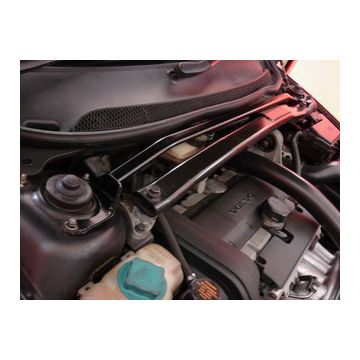 Rozpórka przednia (Front Upper Strut Bar)Ultra Racing Volvo S60/S60R/V70