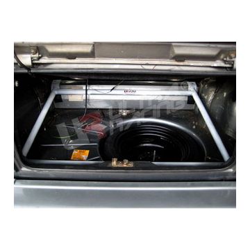 Rozpórka bagażnika (Rear Trunk Brace) Ultra Racing VW Golf I