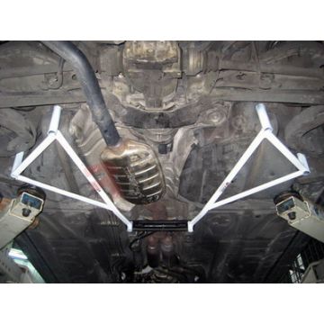 Rozpórka tylna (Rear Member Brace)s Ultra Racing for BMW 3-Series E46 99-05