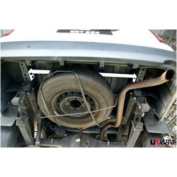 Rozpórka tylna (Rear Torsion Bar) Ultra Racing Toyota Hiace/H200 04+