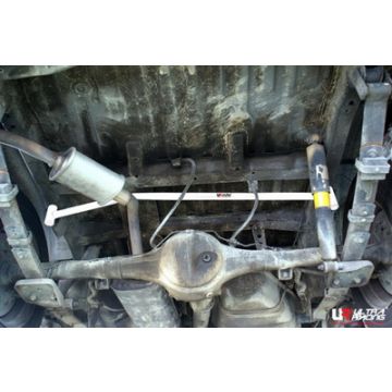 Rozpórka tylna (Rear L Brace)880 Ultra Racing Nissan Serena/Vanette 91-01 C23 2.0