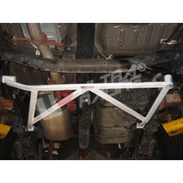 Rozpórka tylna (Rear L Brace) 639 Ultra Racing Mitsubishi Triton/L200 06+