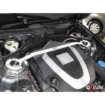 Rozpórka przednia (Front Upper Strut Bar)Ultra Racing Mercedes S350/S500 09+ W221 3.5