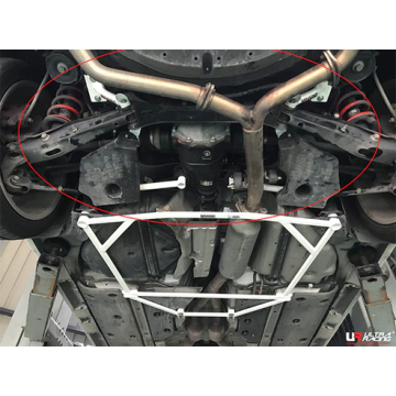 Rozpórka tylna dolna (Rear Lower Bar) (816P) Ultra Racing Toyota Mark X (X120) 2.5 V6 2WD 04-16