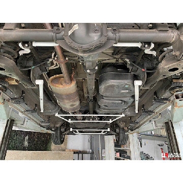 Rozpórka tylna dolna (Rear Lower Bar) (4171P) Ultra Racing Maxus G10 2.0T 2WD 17+