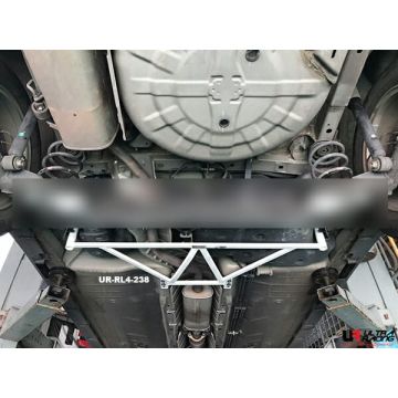 Rozpórka tylna dolna (Rear Lower Bar) (238) Ultra Racing Nissan Cube (Z12) 1.8 2WD 08+/Grand Livina 1.6 06-13/Latio 1.8 04-18/Livina 1.5 08-13