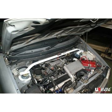 Rozpórka przednia (Front Upper Strut Bar)(064) Ultra Racing Perodua Kancil (L200) 660/850 2WD 94-09/03-06