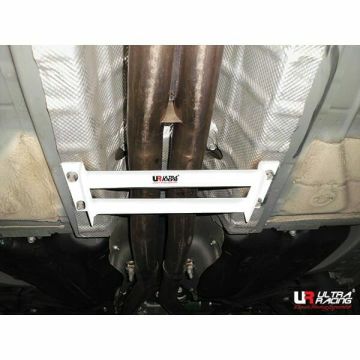 Rozpórka środkowa (Mid Lower Brace) (2377) Ultra Racing Chevrolet Camaro (SS) 6.2 V8 10-15/Pontiac G8 6.0 08-09 2WD