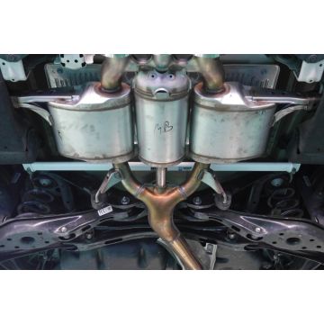 Rozpórka tylna dolna (Rear Lower Bar) Ultra Racing Honda Civic Type-R FK8 17+