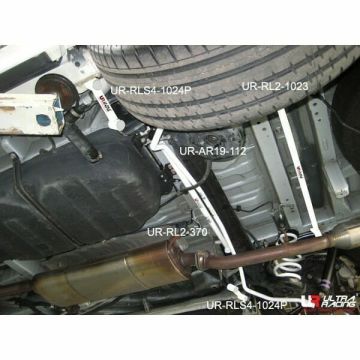 Rozpórka tylna dolna (Rear Lower Bar) (1023) Ultra Racing Toyota Alphard (AH20) 2.4  08-15/Alphard/Vellfre 3.5 08-15 2WD