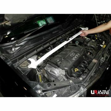 Rozpórka przednia (Front Upper Strut Bar)Ultra Racing Toyota  BB 1.5 00+