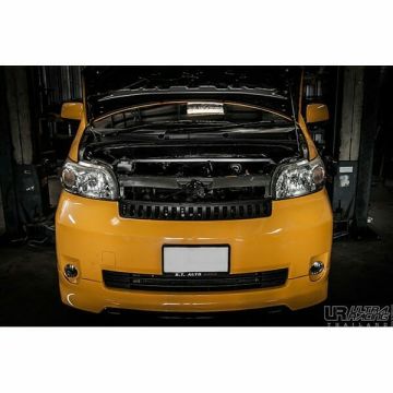 Rozpórka przednia (Front Upper Strut Bar)(2819) Ultra Racing Toyota Porte (AP10) 1.5 2WD 04-12