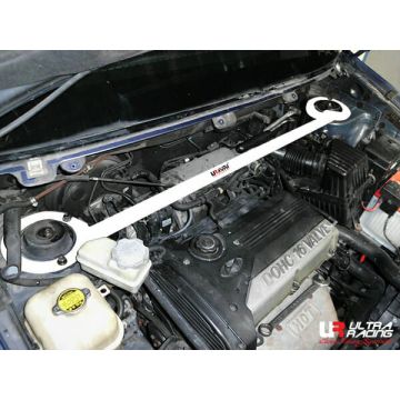 Rozpórka przednia (Front Upper Strut Bar)(3185) Ultra Racing Hyundai Trajet 2.0 2WD 99-08
