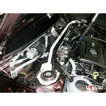 Rozpórka przednia (Front Upper Strut Bar)(3833) Ultra Racing Volkswagen Passat B8 (TYP 3G) 1.8 TSI/2.0 TSI 2WD 15-22