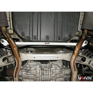 Rozpórka tylna dolna (Rear Lower Bar) (2416) Ultra Racing Acura RL (KB-1) / Honda Legend 3.5 05-12 4WD